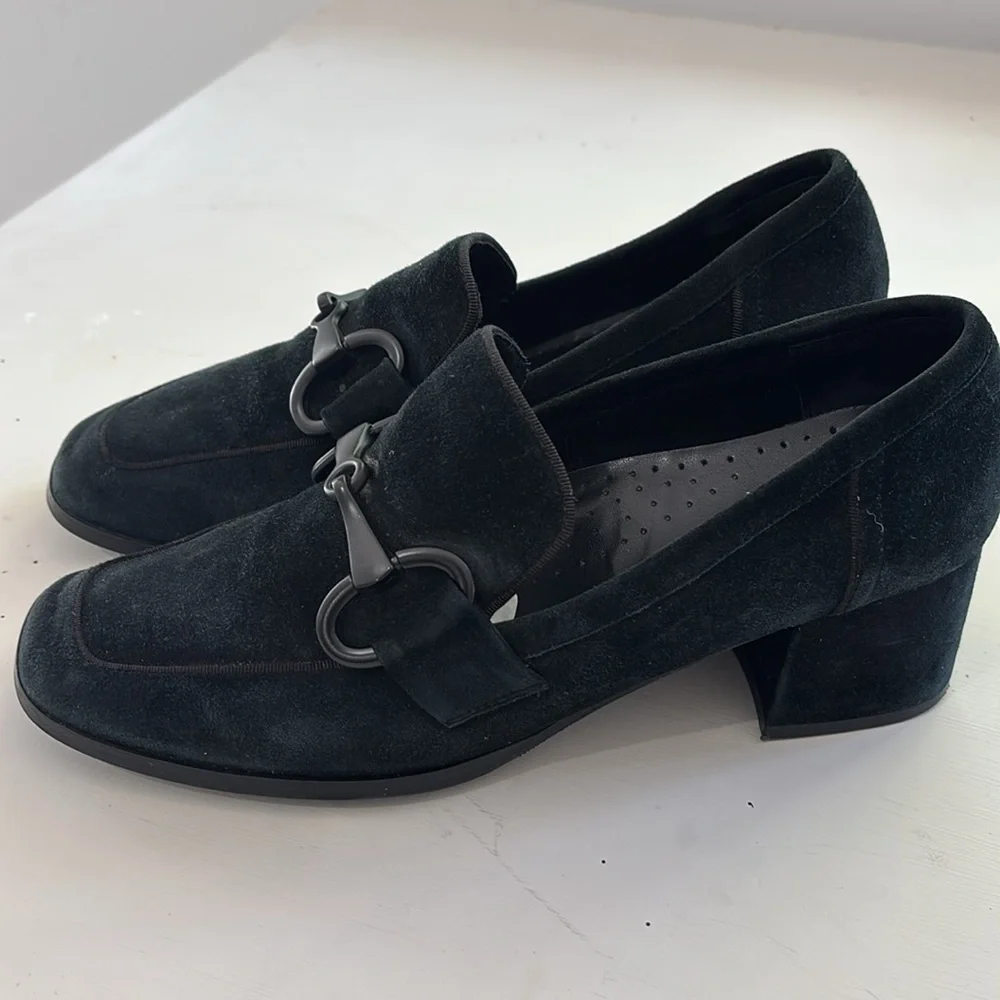 Vaneli Women's Black Alroy Suede Loafers Size 8.5M‎
